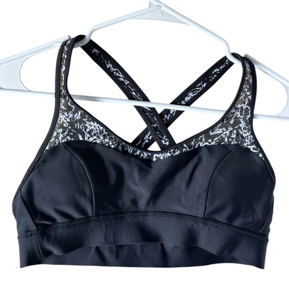 lululemon athletica Other - Lululemon Workout to water top/ Ice Breaker White Black / Black, Size 4